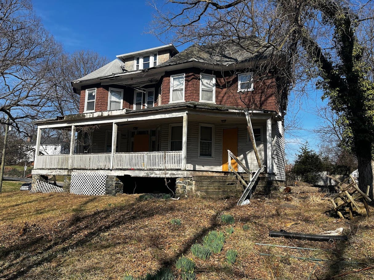 2411 Talbot Rd